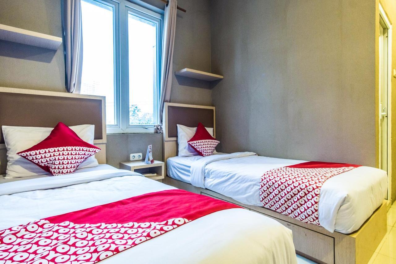 Oyo 279 Deli Homestay Medan Exterior foto